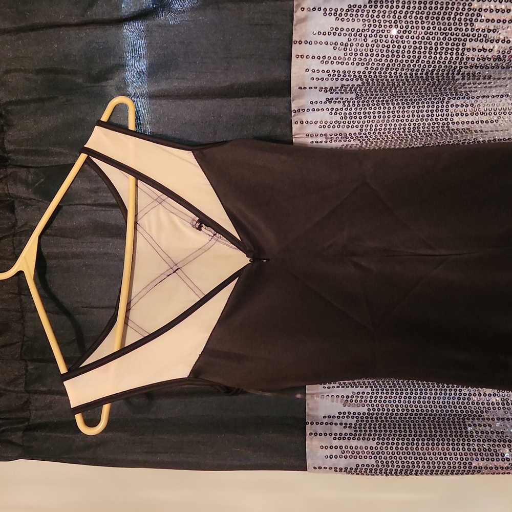 ⭐️ALT B DRESS - Picture 3 of 3
